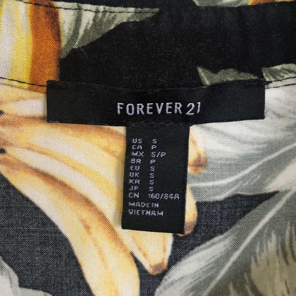 Printed Collared Crop Top - Picture 2 of 3